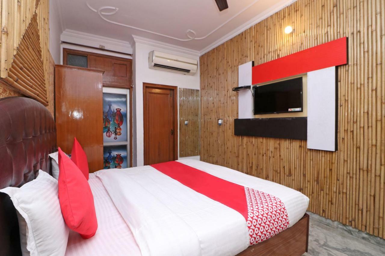 Oyo 29304 Hotel Pooja Yamunānagar Buitenkant foto