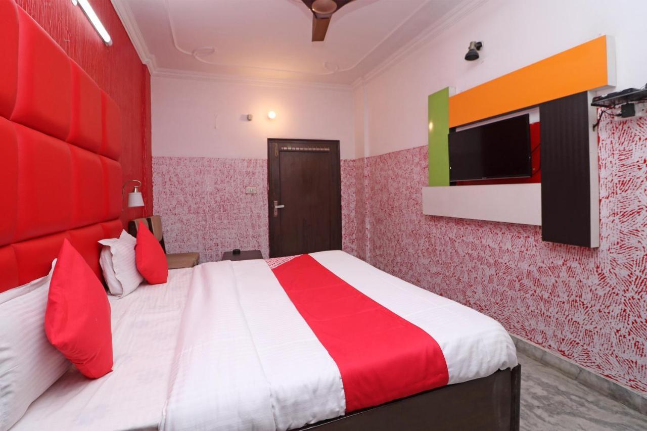 Oyo 29304 Hotel Pooja Yamunānagar Buitenkant foto