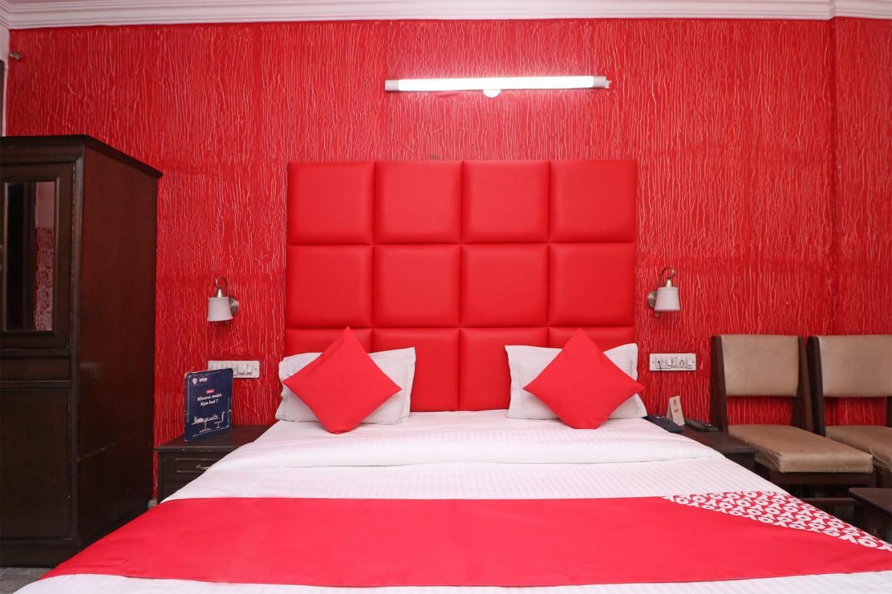 Oyo 29304 Hotel Pooja Yamunānagar Buitenkant foto