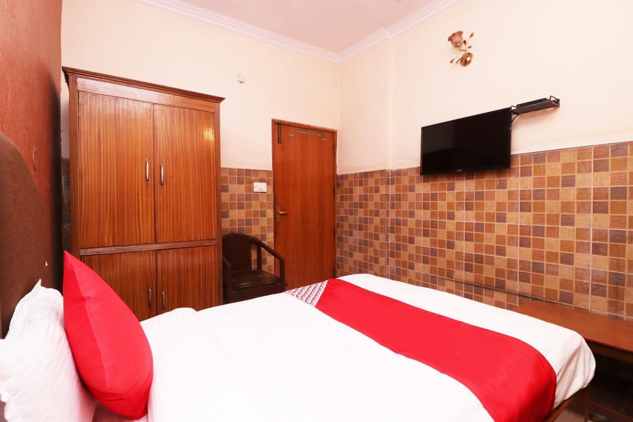 Oyo 29304 Hotel Pooja Yamunānagar Buitenkant foto